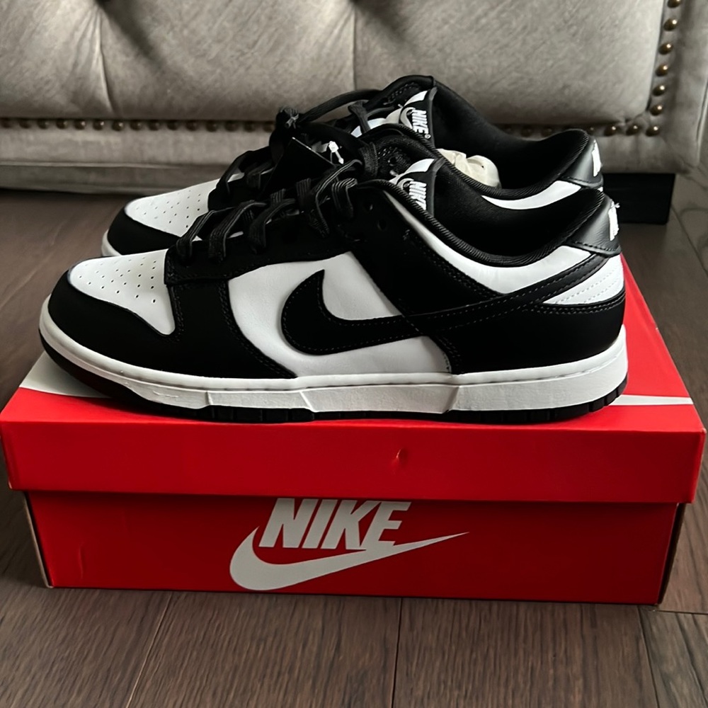NWT 🤍🖤🐼Men’s Nike Panda Dunk Low Retro size: 11.5